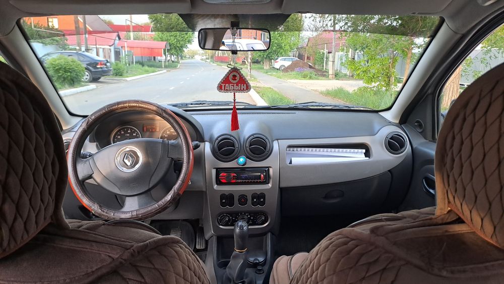 Продам рено сандэро