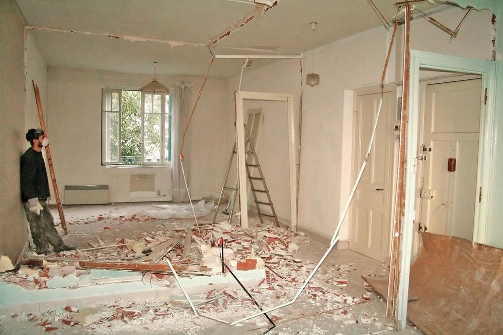 Разрушения демонтаж стен