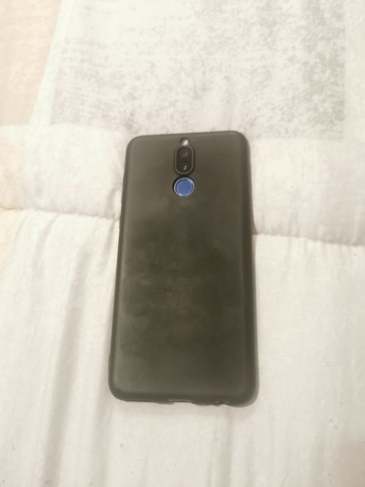 Телефон Huawei mate 10 lite