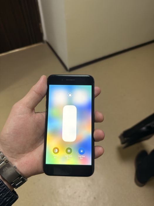 Iphone 8 plus (64 GB) LL/A region ochilmagan usta kormagan aybi yoq