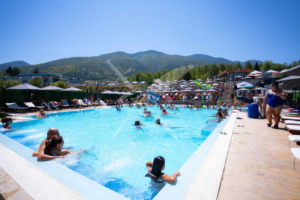 Аквапарк, Сапарева баня