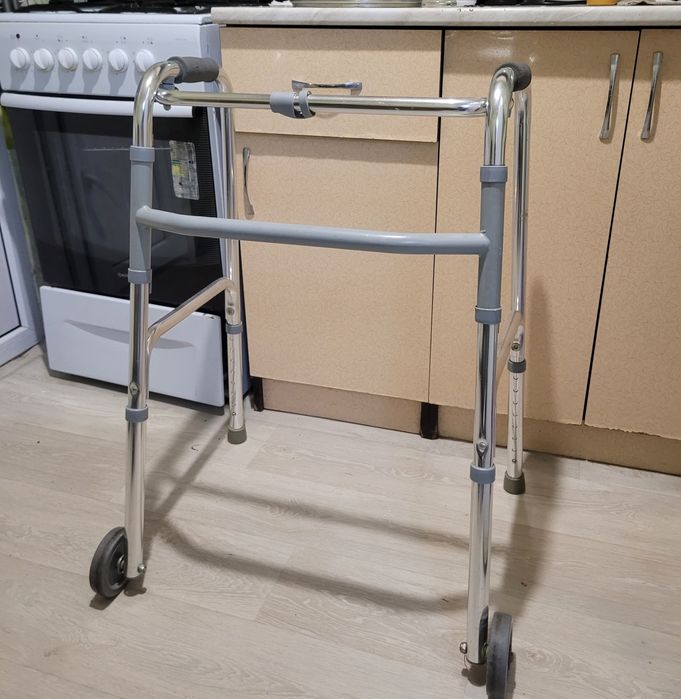 Ходунки для взрослых