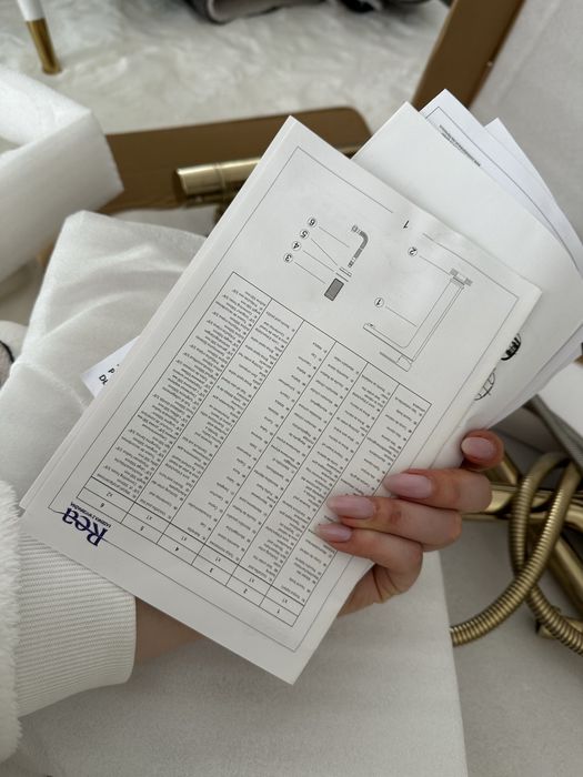 Rea душ с термостат , смесител , златни