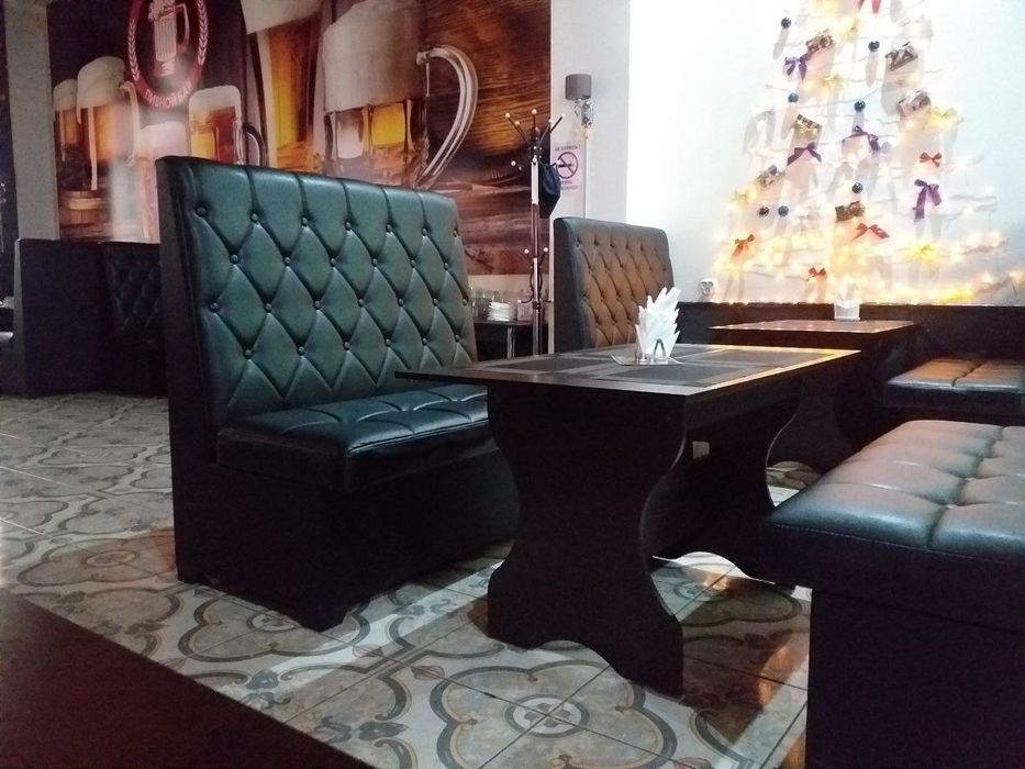 Kafe va barlarga divan .