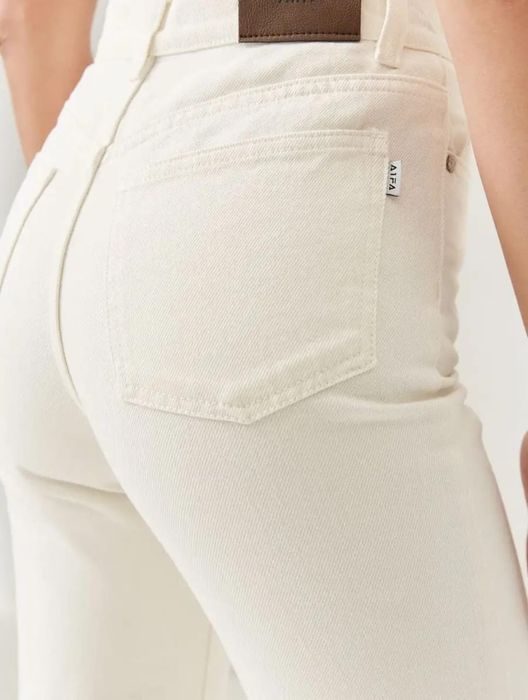 Джинсы клеш, молочный белый