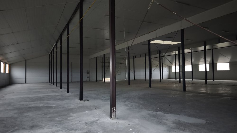 Hala industriala 3000m la 1km de Vama Petea DN49