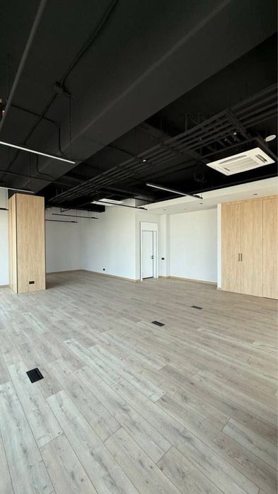 Nest One офис 106 м2 20 этаж вид на Хумо опен спейс