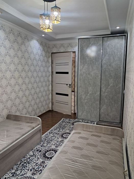 2х комнатная с мебелью и теникой вдоль дороги