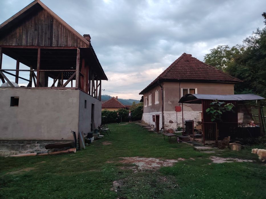 Casa de vânzare aproape de centru,parc