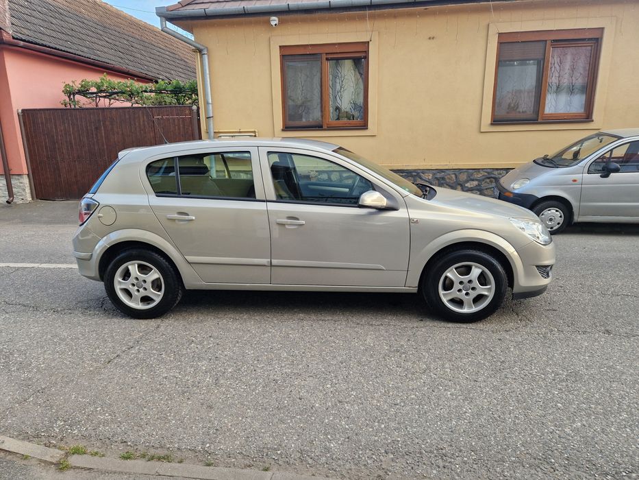 Opel Astra 1,6 automat Easytronic
