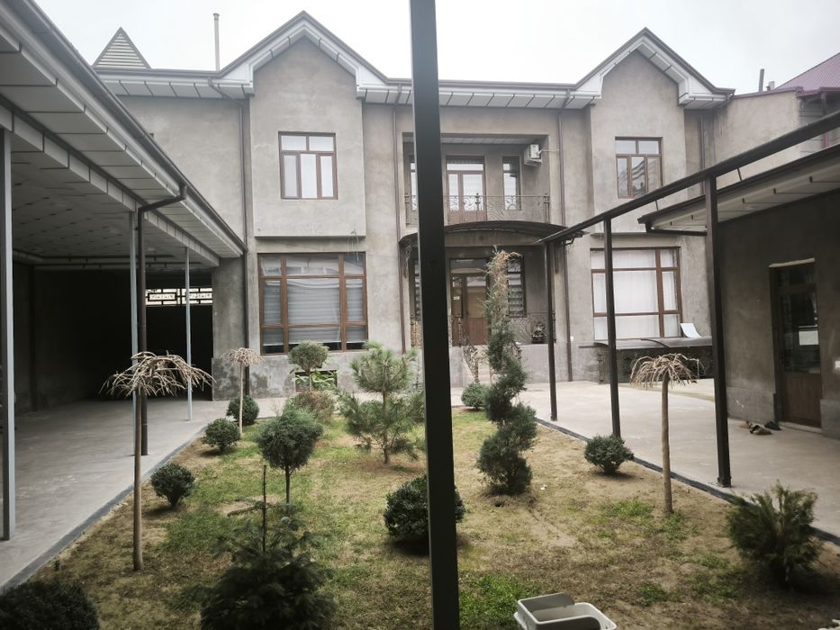 Ховли сотилади 5 сотка 7 хона