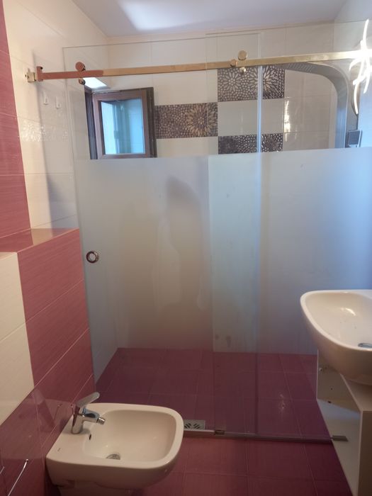 Cabine dus,paravane din sticlă securizată