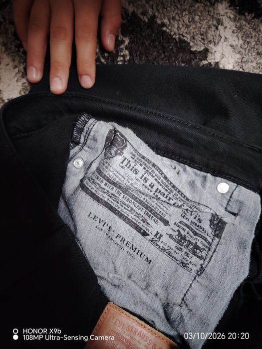 Продам джинсы Levi's