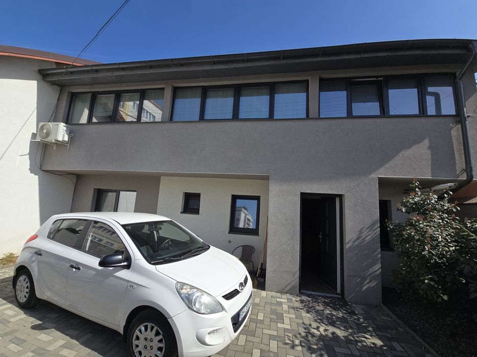 Închiriez casa Str Ovidiu