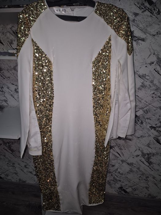 Продаю все платья по 3000