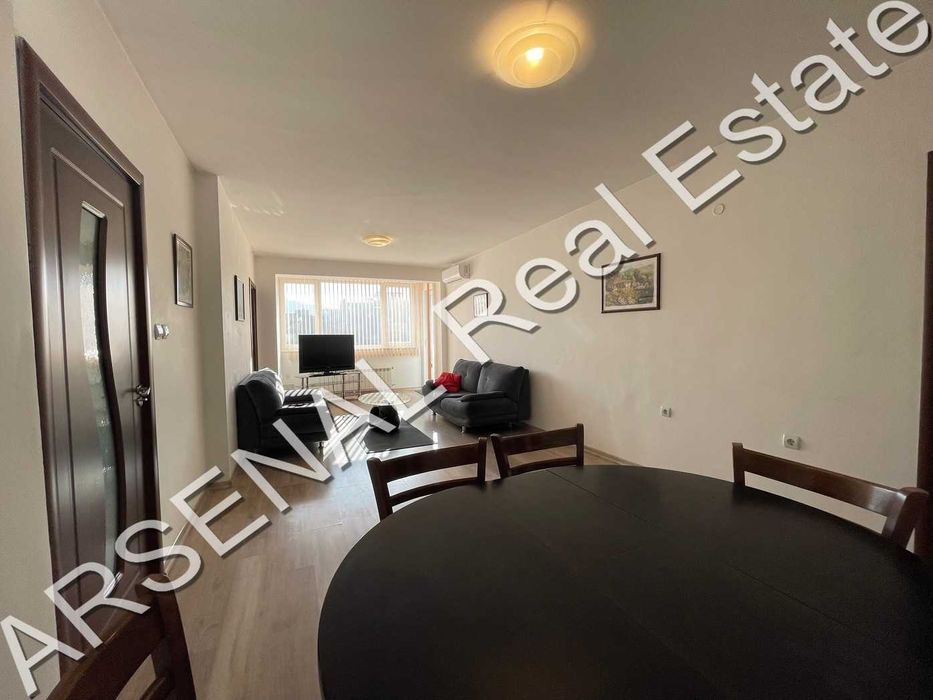 Продажба на четиристаен апартамент, Център