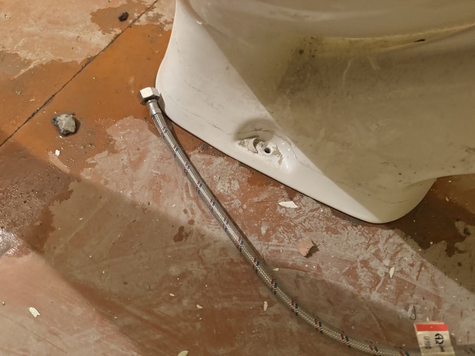 Продам унитаз б/у 15000