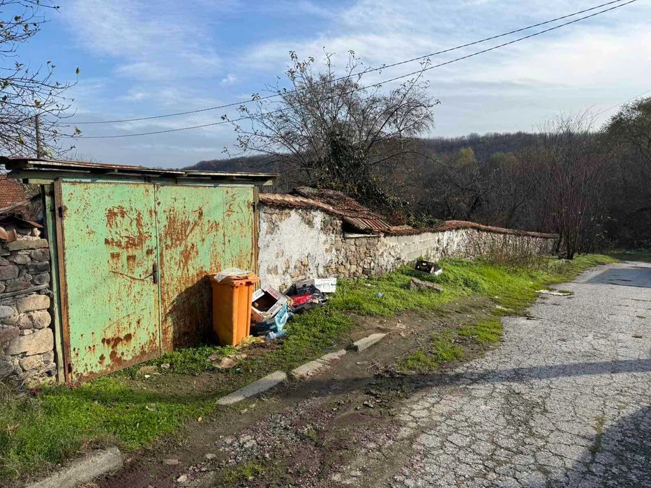 Самостоятелна къща в с.Леново