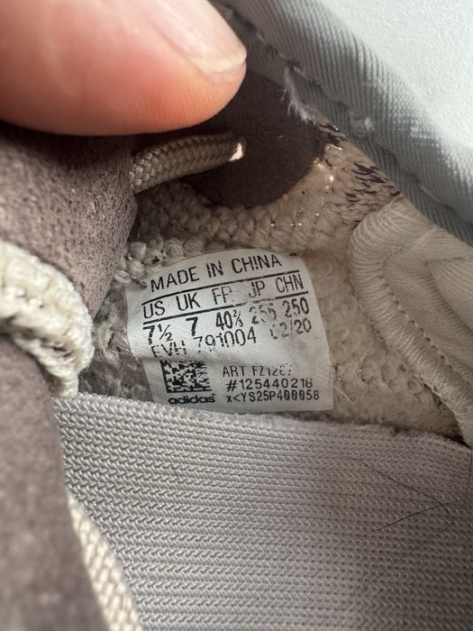 Кроссовки yeezy adidas