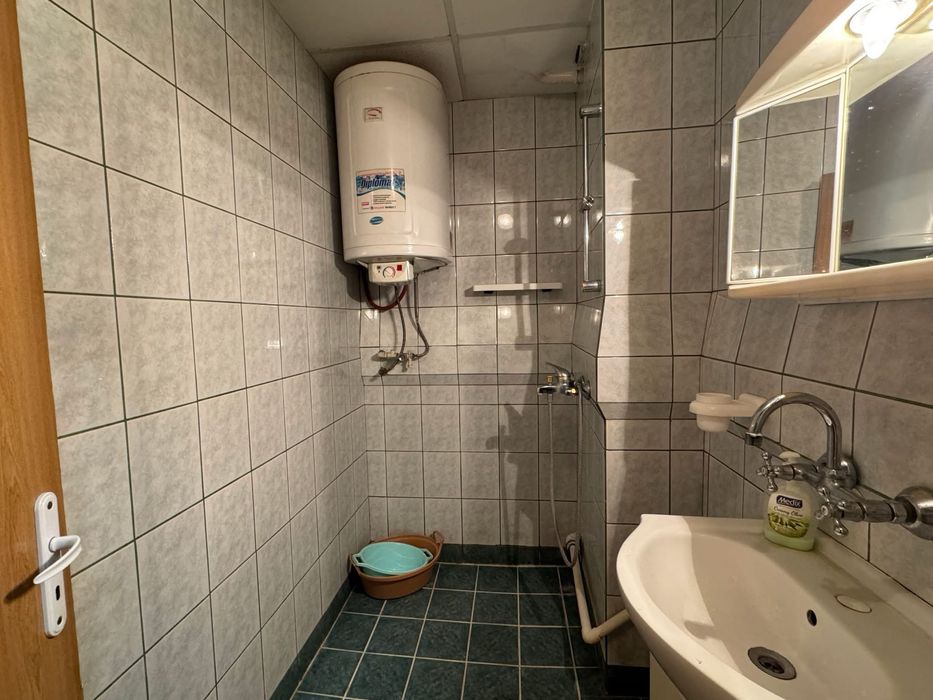 Дава се под наем Четиристаен апартамент в Търговище, Център - 85 кв.м за 204 € - Снимка #8