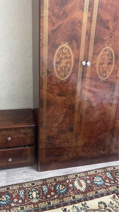 Продается спальная гарнитура