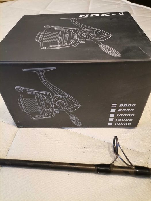 Продавам спод въдица с макара