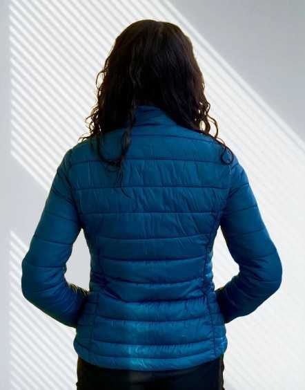 Дамско вталено шушлеково яке