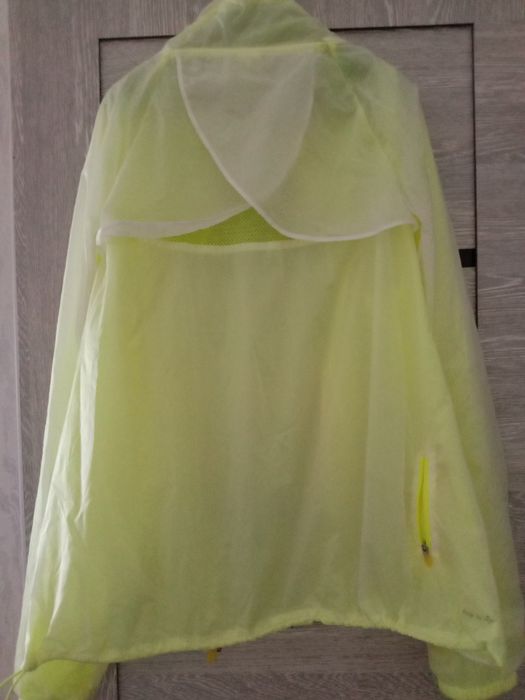 Ветровка Испанского бренда