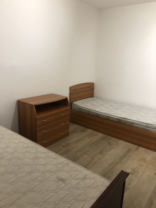 Vand garsiniera la parter cu balcon 27500€ navodari