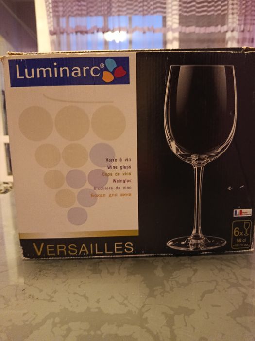 Нов комплект от 6 чаши за вино