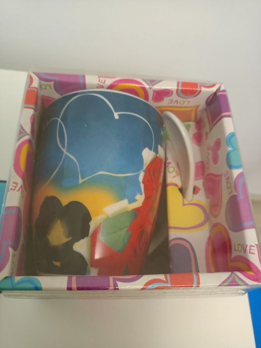 Бяла нощна лампа на сърца