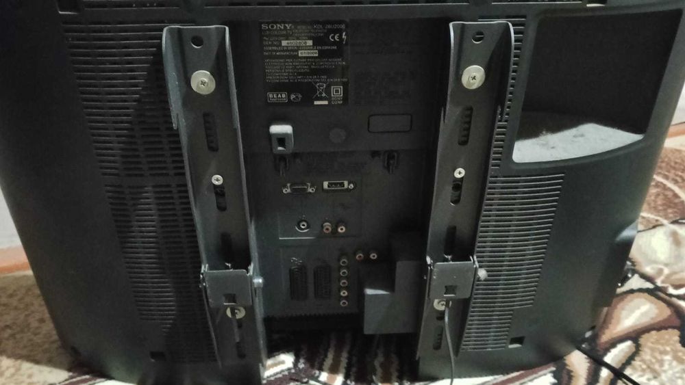 Продам Телевизор Sony Bravia на запчасти,не включается
