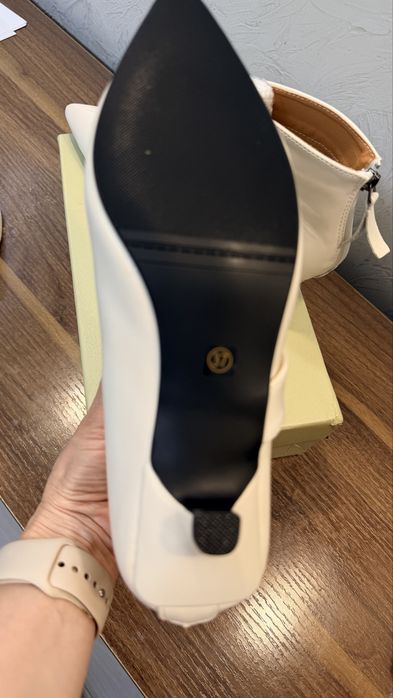 Женские ботильоны Fendi