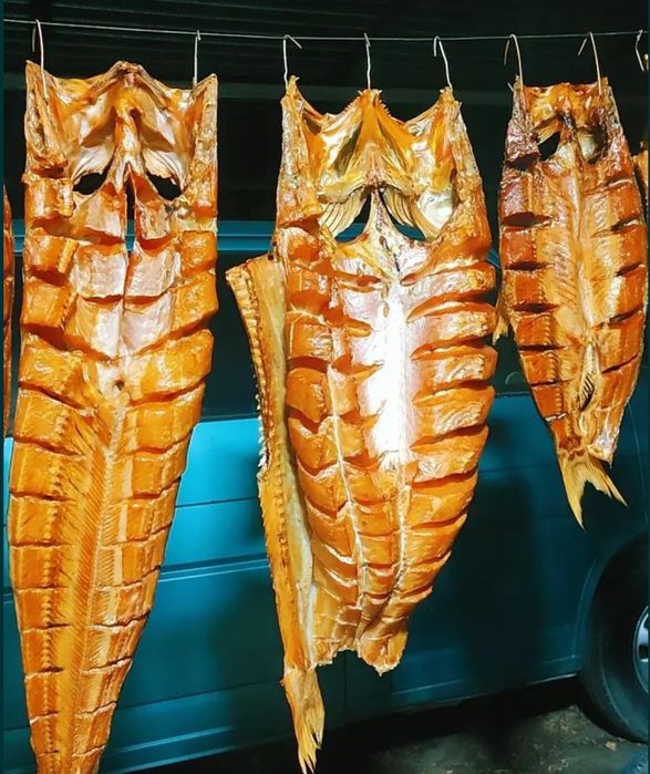 Продается копчёная рыба.