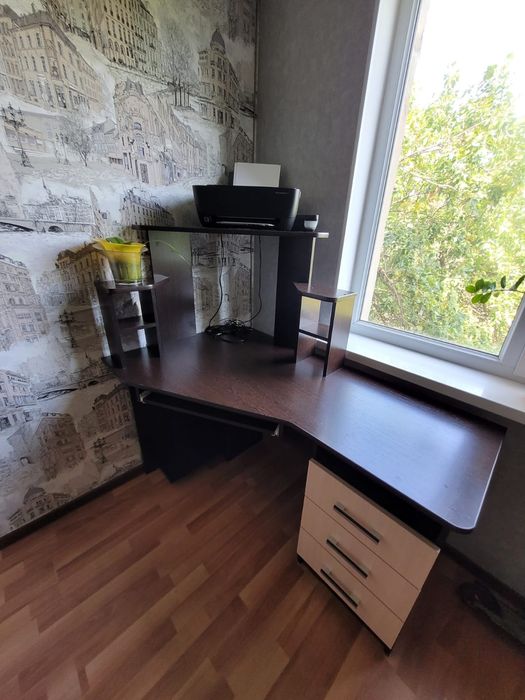 Стол для компьютера