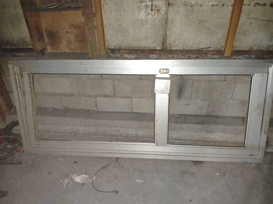 дверь алюминиевая