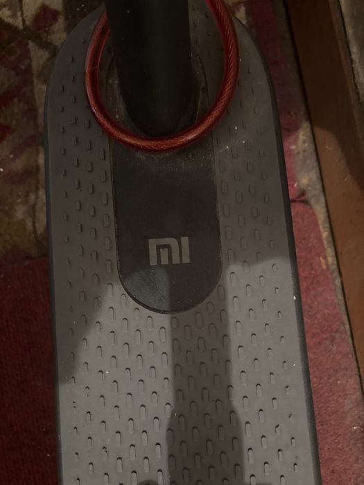Продам самокат от Xiaomi m365 новый в идеале.