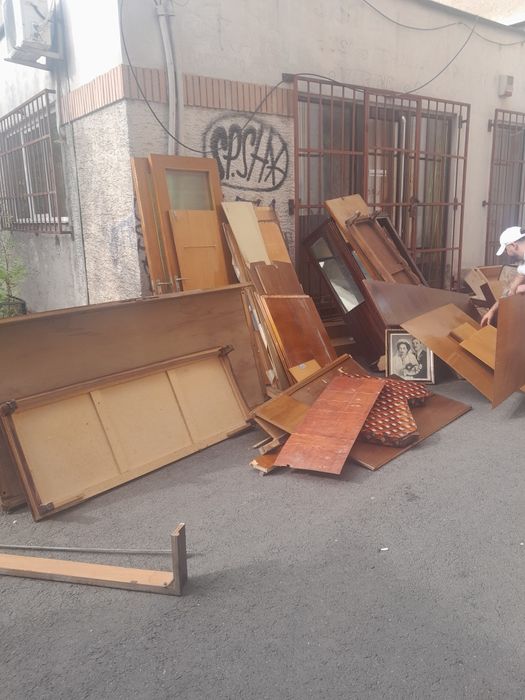 Debarasare apartamente garsoniere poduri renovari