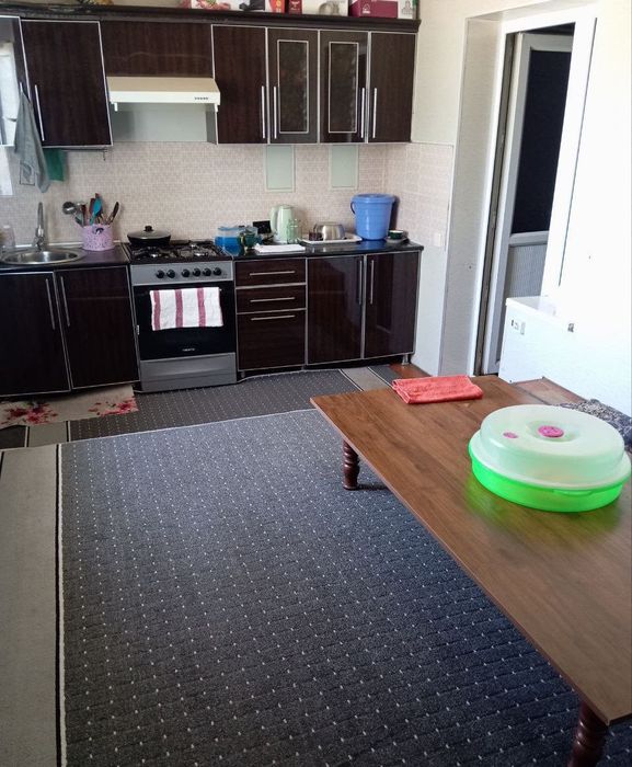 Shovot tumanida. 4 xonali kvartira sotiladi