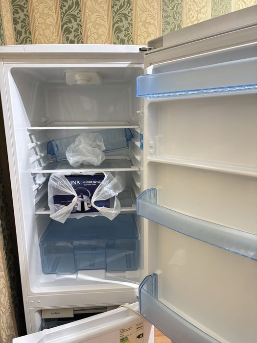 Холодильник , б/у в хорошем рабочем сомтоянии