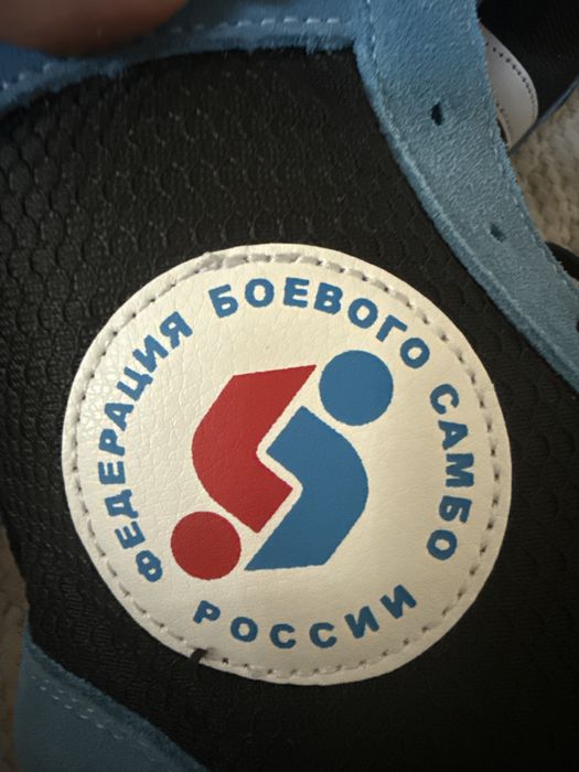 Продам борцовки замша 42рр
