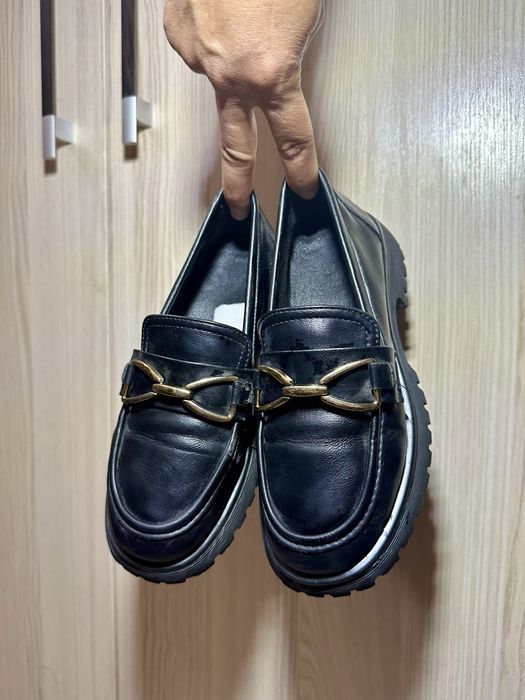 Классичиские туфли для девочек