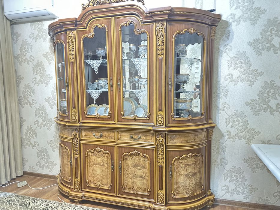 Продам мебель с посудой в отличном состояние только наличние 1.100$