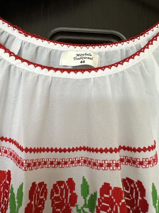 Rochie traditionala cu brau