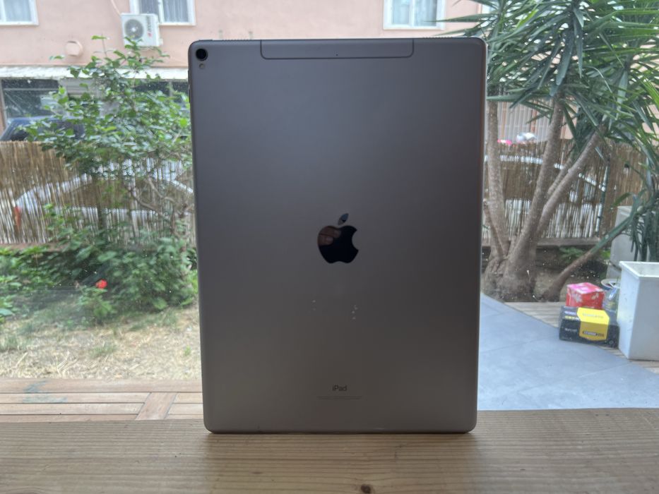 iPad Pro 12.9” | 120Hz | 512GB | 2nd gen | Wi-Fi + Cellular