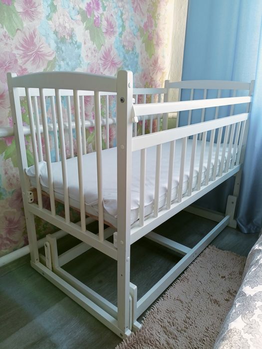 Продам детскую кроватку