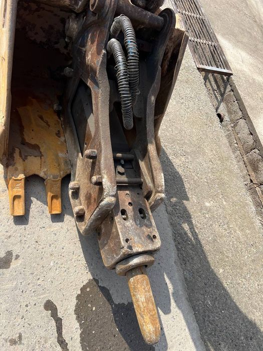 Экскаватор Doosan 140.