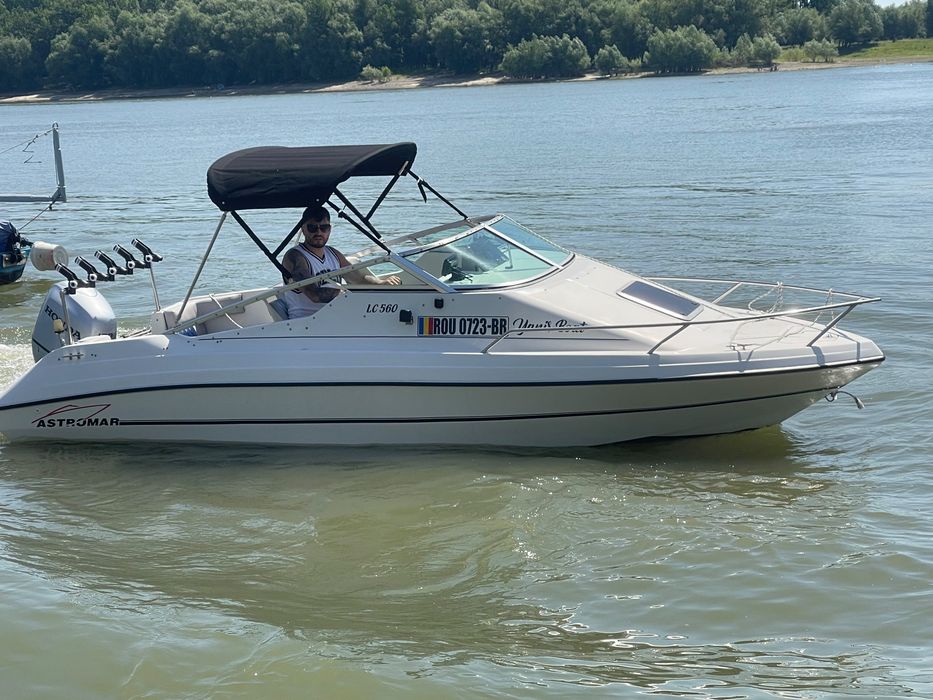 Barca Astromar 560