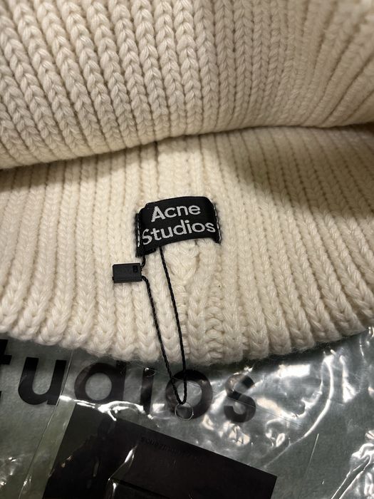 Căciulă Acne Studios - Model Face Patch