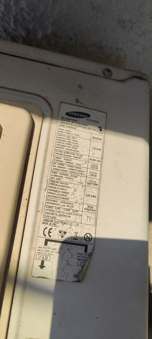 Продавам климатик Samsung 12- ка